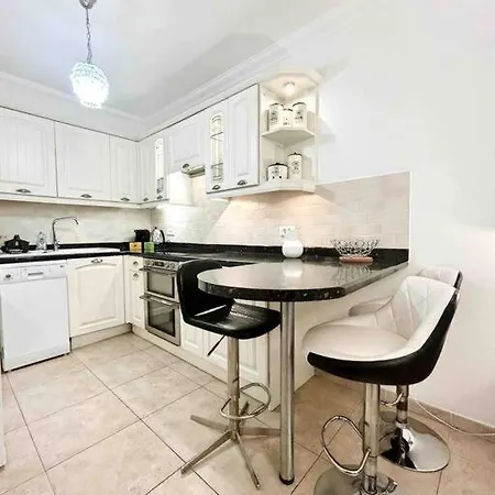 Apartment Le Square Pauline, 4 Prs, Jardin, 300m